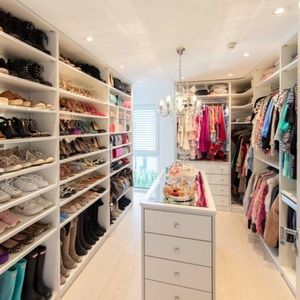 HUGE CLOSET CLEANOUT